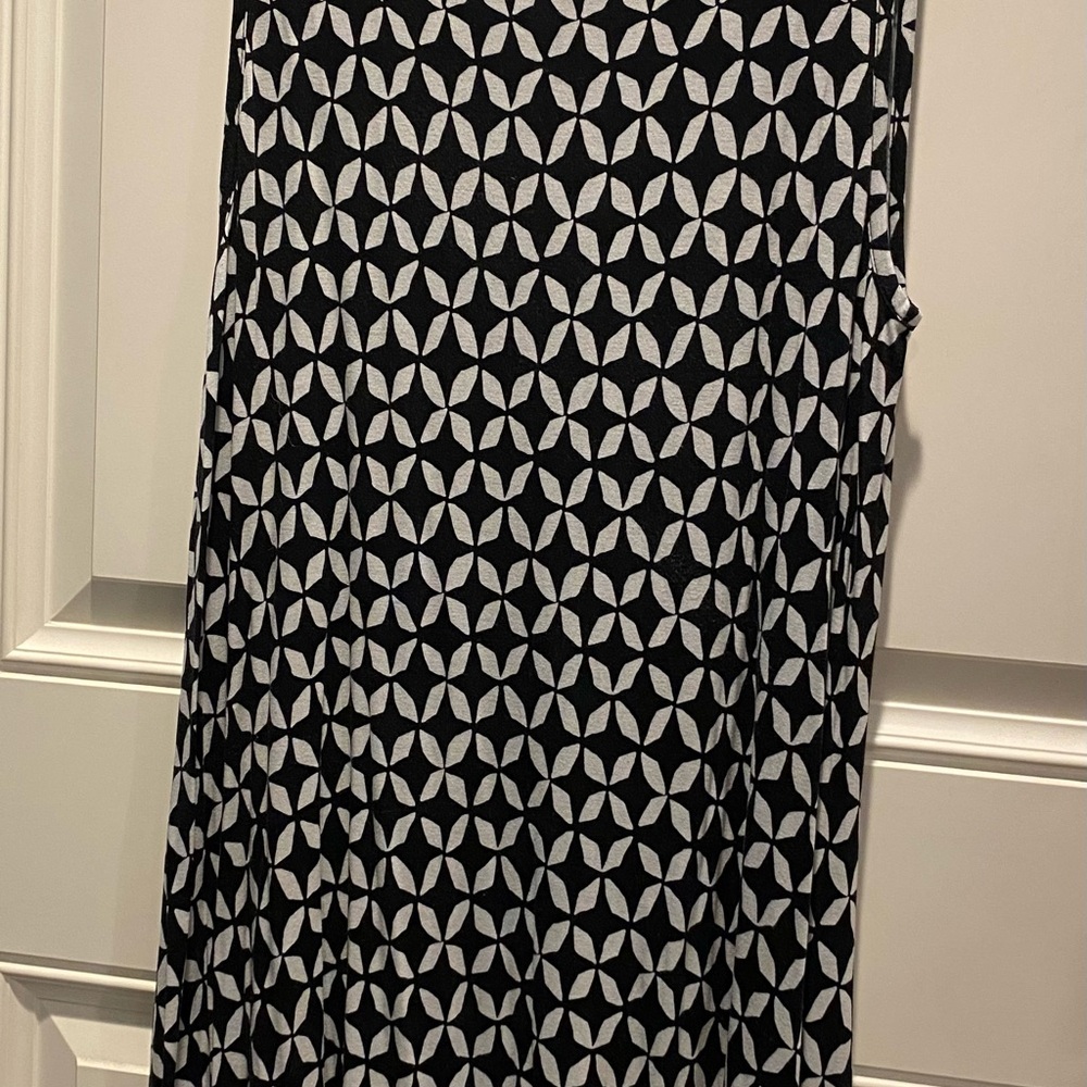 LOFT Black and White Sleeveless Midi Dress